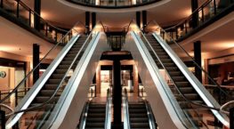 In 2018 retailers will look to innovative store concepts, Blockchain and supply chain transformation